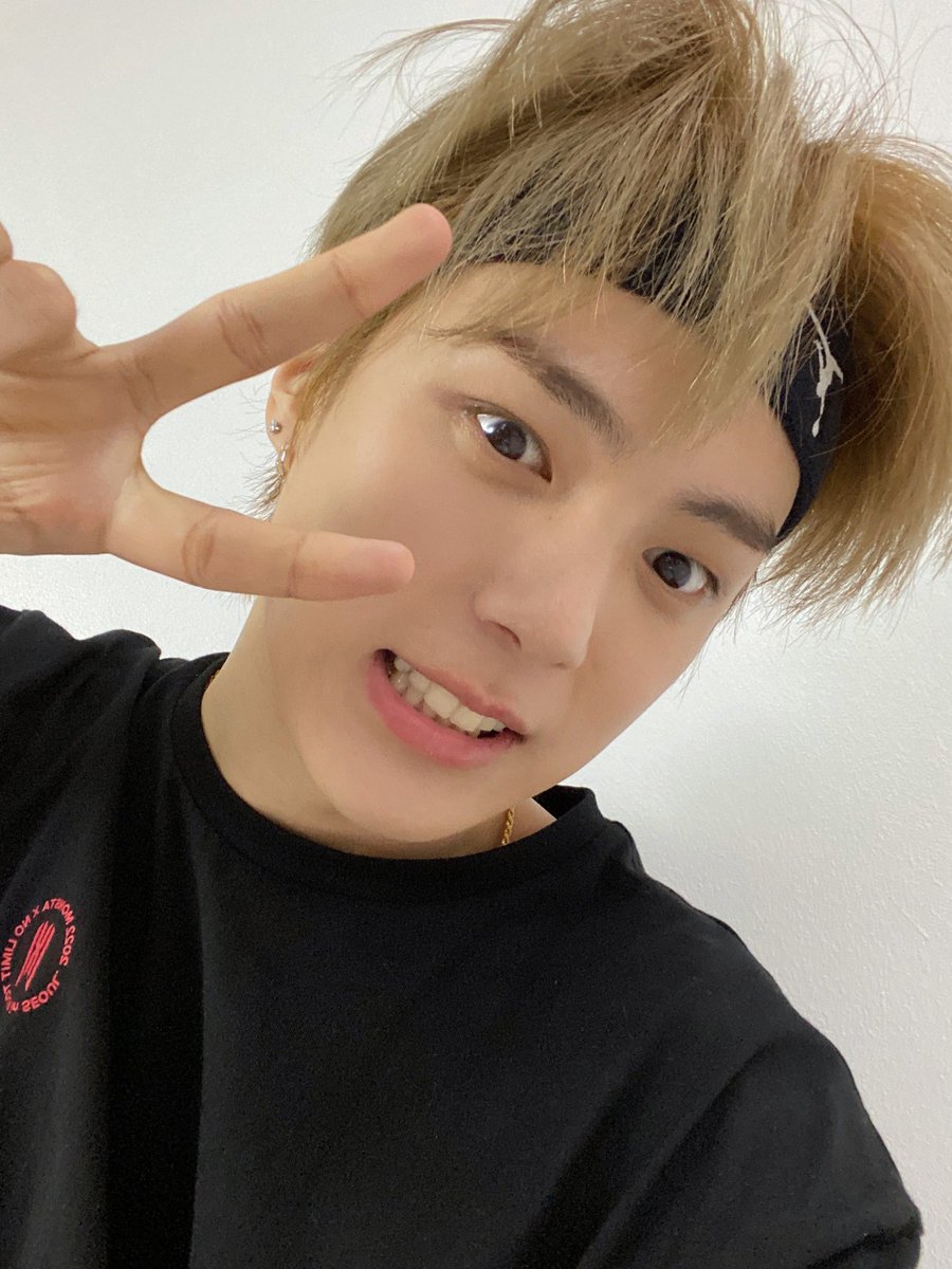 Great day, great time. I had too much fun spending my day splendidly around people that I love.  The concert has come to an end, yet my love to Monbebe will never end!