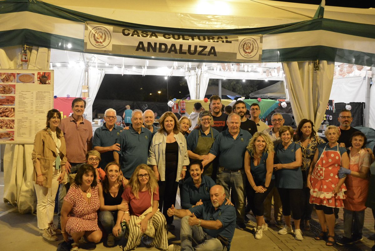 natadeandres's tweet photo. Ayer visitamos las casetas de las asociaciones y colectivos de #Alcorcón instalados en el Recinto Ferial de #FiestasAlcorcón2022, reconociendo y agradeciendo la labor que realizan, demostrando que la participación ciudadana es una de las prioridades del Gobierno del @AytoAlcorcon https://t.co/NMHZapSGtW