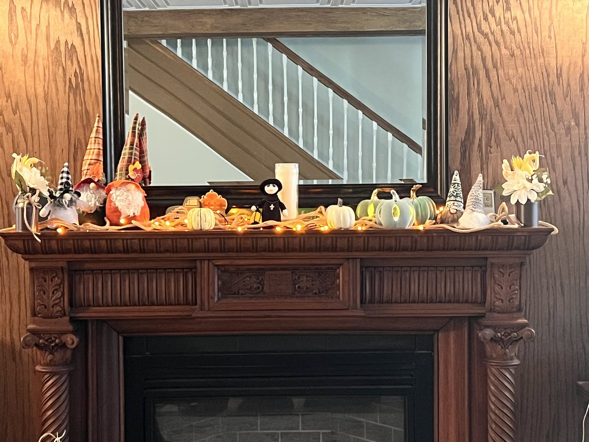Threw some fall things up on the mantle tel quick to give my new guy a home. I love him to pieces 😍 <a href="/spikey7455/">Sarah 🏴‍☠️💜</a>