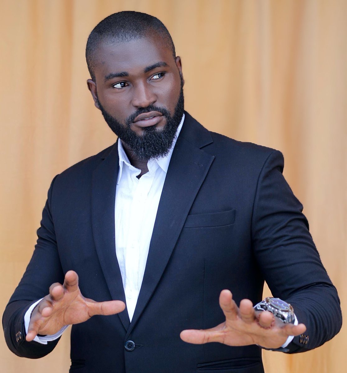 SamOracleNedu's tweet photo. It’s Monday and here’s your motivation
“If you like no hustle, your body go tell you”
Thank You
This is where the throwback photo looks better than the current reality.
#MondayMotivation
#SamOracleChinedu https://t.co/k7ULd0HwOr