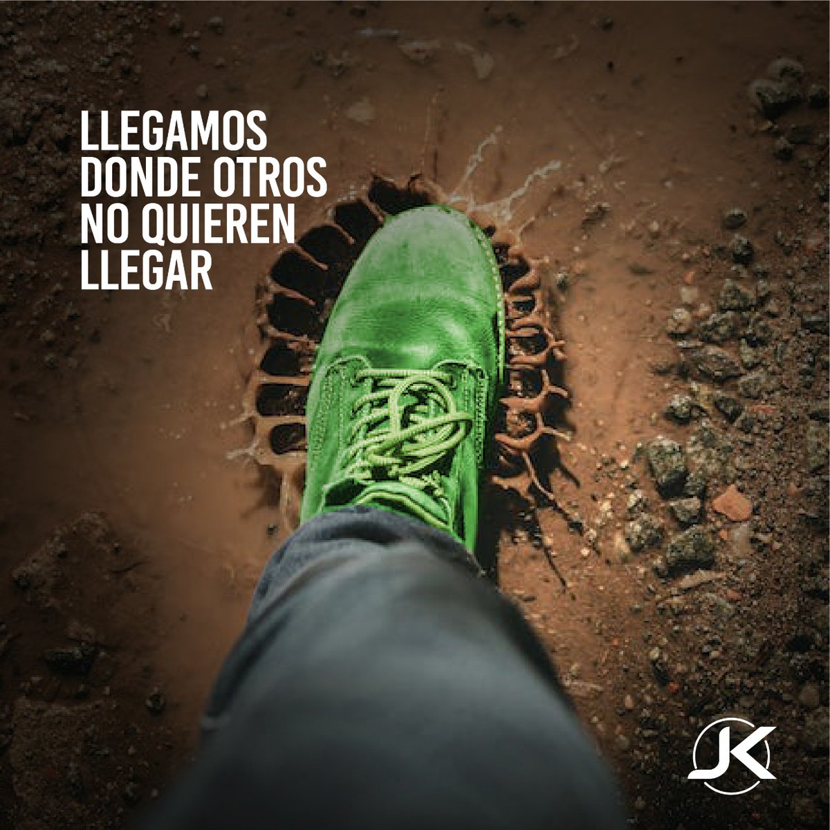 JobKemVzla's tweet photo. “Mojarnos los zapatos” es nuestra forma de decir “presente”. Llegamos donde estés para atenderte, no importa el lugar o las circunstancias en las que te encuentres.
⚫️
En Job&amp;Kem somos diferentes.
⚫️
Contáctanos  +584142420274 y +584141522954
#JobKem 
📸@Athena/Pexels https://t.co/igfDfEApzV