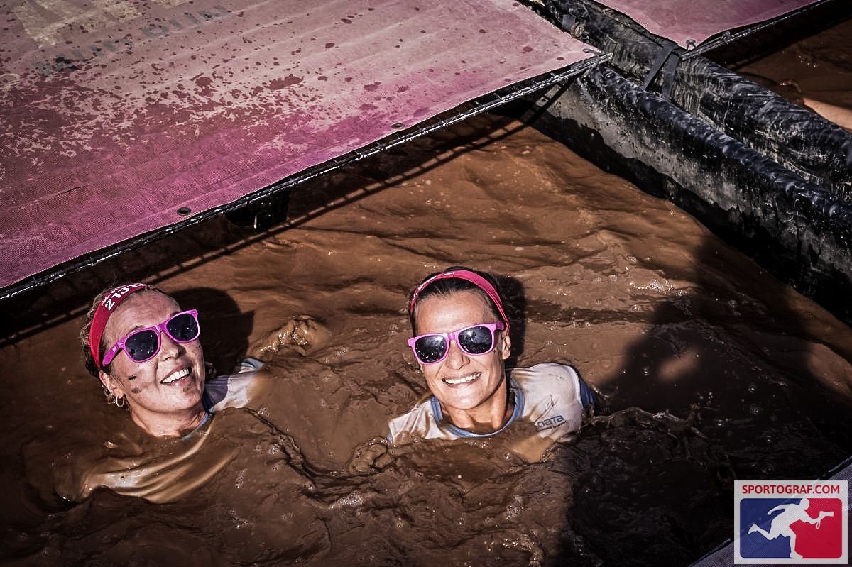 NTT_DATA_DE's tweet photo. Muddy Angel Run in Hamburg: Fünf #NTTDATA Kolleginnen liefen gestern mit für einen guten Zweck #GemeinsamGegenBrustkrebs. Bei der 5 km langen Laufstrecke haben sie gemeinsam 15 schlammige und spaßige Hindernisse überwunden 🏃🏽♀️
#muddyangelrun #hamburg #laufenimteam #guterzweck https://t.co/JF13Jn8bA8