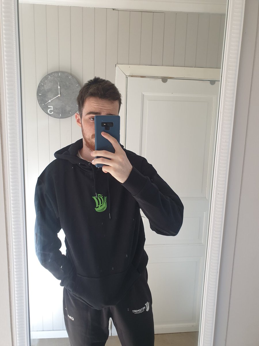 GrevlingGG's tweet photo. These clothes are comfy as hell, do reccomend! @Metizport https://t.co/UAxKxYedZ5