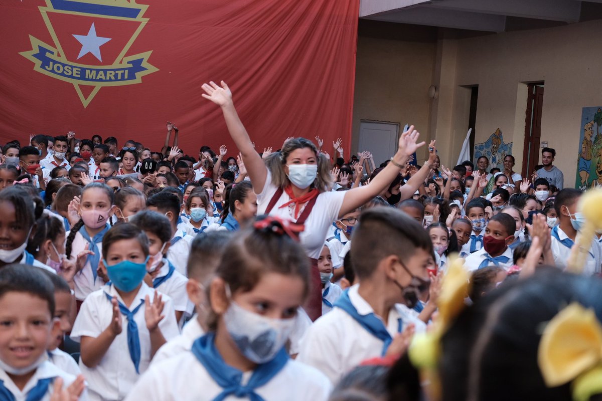 Han tratado de evitarlo. Pero no han podido: la felicidad de los niños cubanos es ley en el socialismo ❤️
#CubaEsAmor #CubaALasAulas