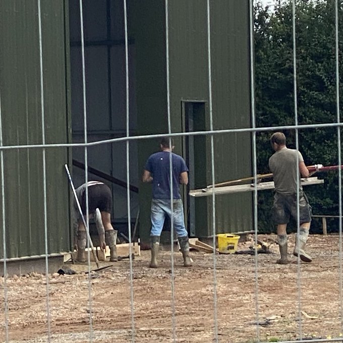 Concrete slab going in very nicely 👌 https://t.co/k9tS1wXnWV