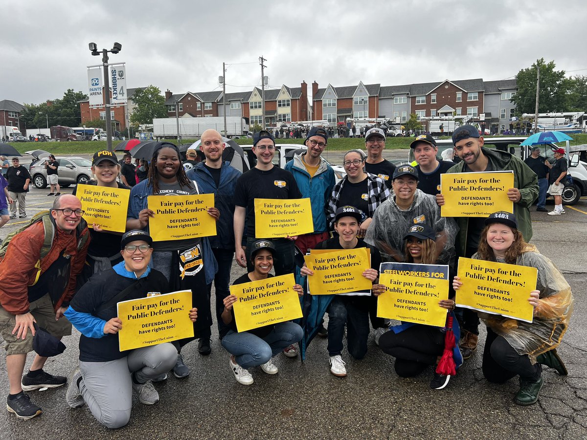 LLthePD's tweet photo. In Alleghney County the contract for the Public Defenders, District Attorneys, and Medical Examiners expires at the end of this year and the County Executives have not come to agreement.  We need community support to tell the county we need a living wage!! #supporttheunion https://t.co/o75EkD2LXi