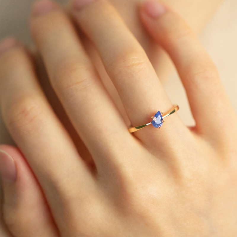 Ruifier's tweet photo. Make the cut | From emerald to round and pear to cabochon, discover four captivating gemstone cuts and let your own style be the inspiration! #RUIFIER