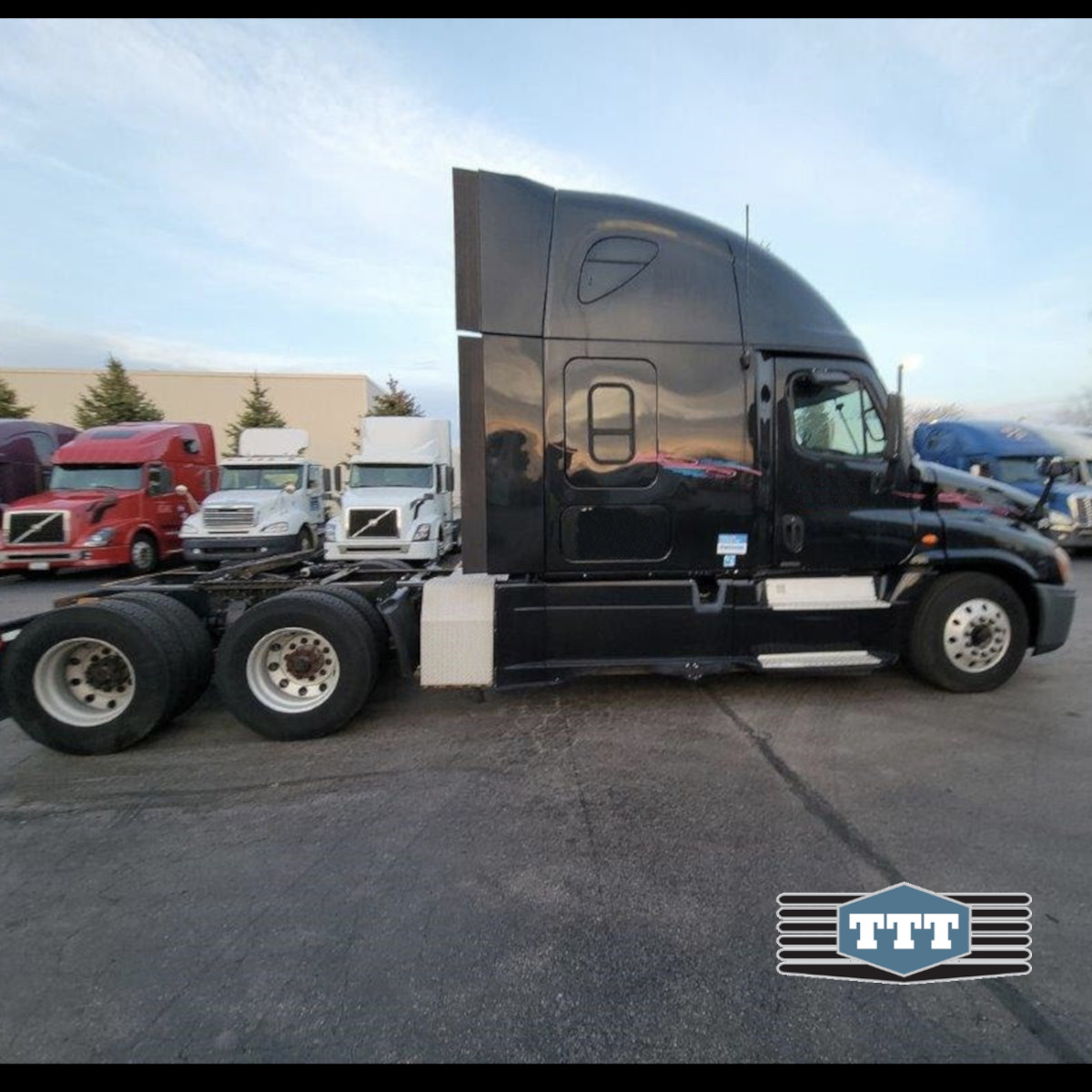 TTTExchange's tweet photo. We have six (6) QTY 2011 FREIGHTLINER CASCADIAS 
2 Black, 2 Silver, 2 Blue SLEEPER
Miles 800- 1M

$23,000 each

Call Heather for more details, discuss multi-unit pricing or place an offer
#844-888-6775

#Freightliners #FreightlinerCascadia #Cascadia #semitrucks #usedtruckforsale https://t.co/5cTI5yKEFf