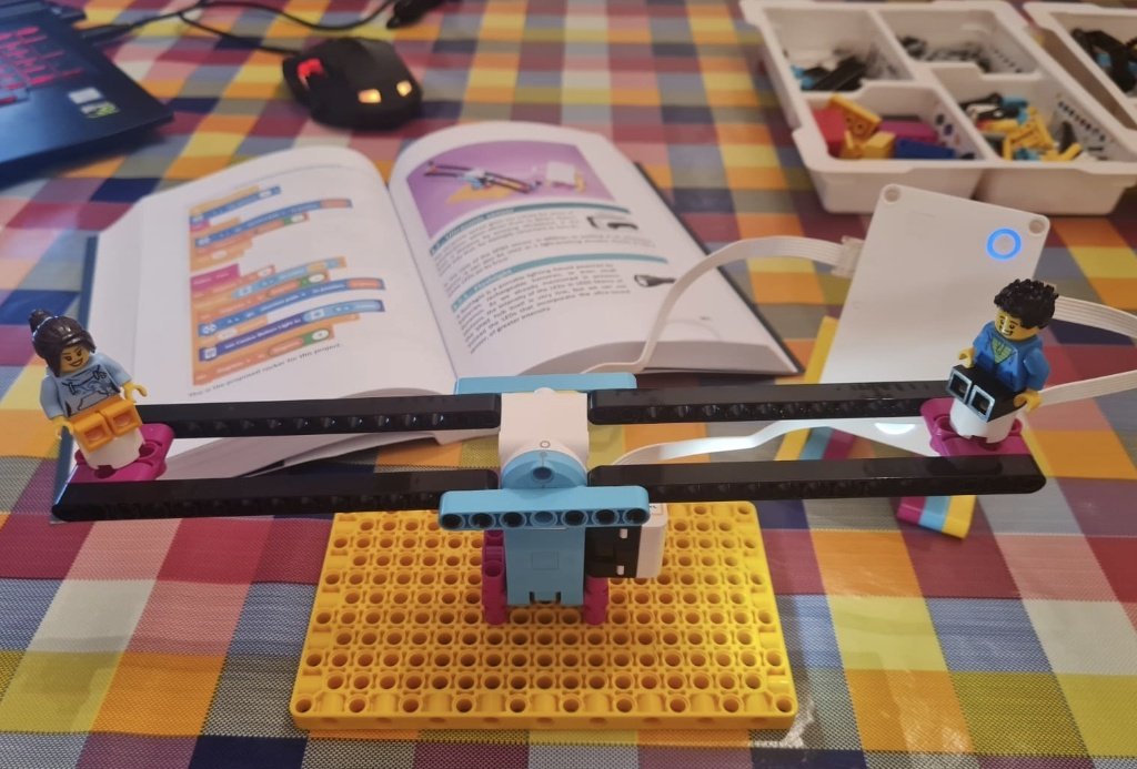 onzedisseny's tweet photo. #ArrancandoMotores 🔜🏫  ¿Con qué prácticas/proyectos/temas tenéis ganas de empezar con vuestr@s alumn@s? 🙋🏻‍♂️ #Spike de @LEGO_Education es un recurso que me tiene enganchado!!! #ProgrammingAndRobotics 🤖 @maristaalgemesi https://t.co/BBi95NLKsX
