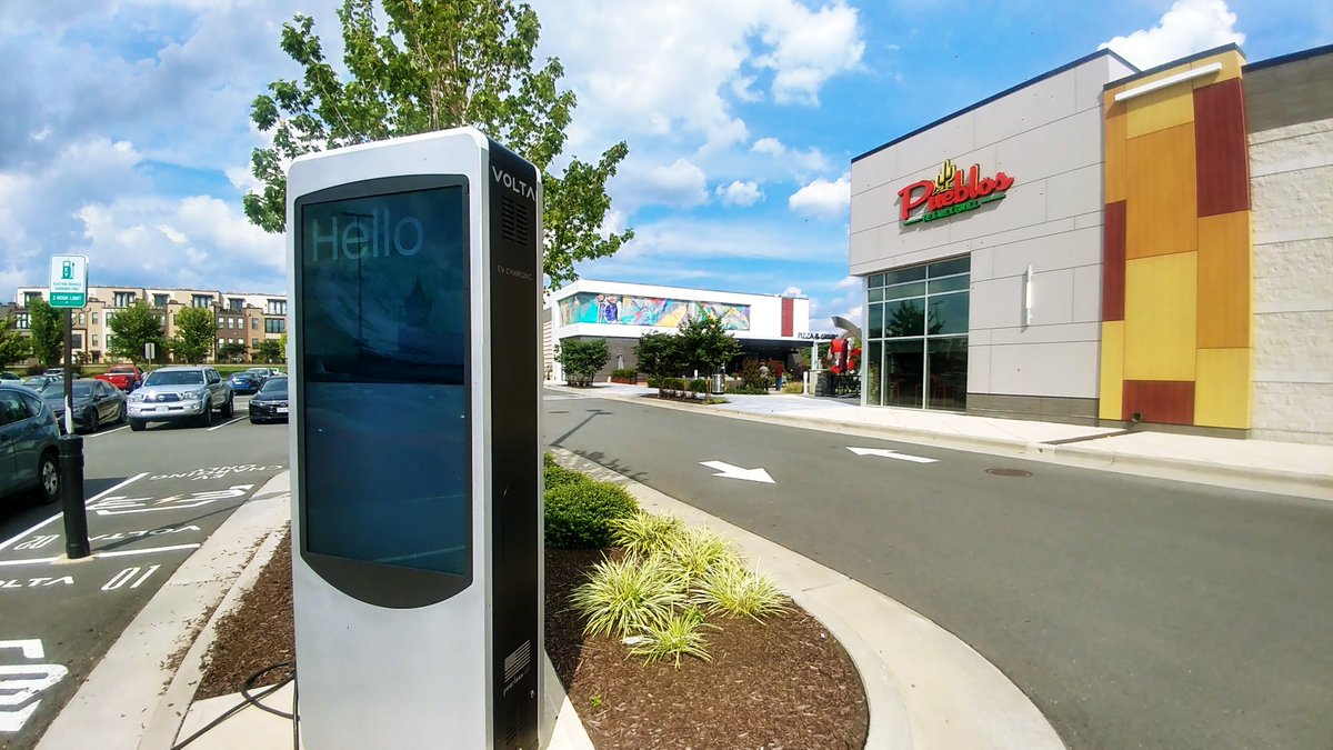 InvestingInnerG's tweet photo. #VoltaViews @VoltaCharging looking good in a shopping center in VA. Near @Wegmans @ChipotleTweets and more. A couple #Tesla model 3s soon made use of these after these photos. Saw @BankofAmerica advertised... $VLTA 

#EVCharging #ElectricVehicles #EVs #Advertising #advertisement https://t.co/c9PaNFp1wC