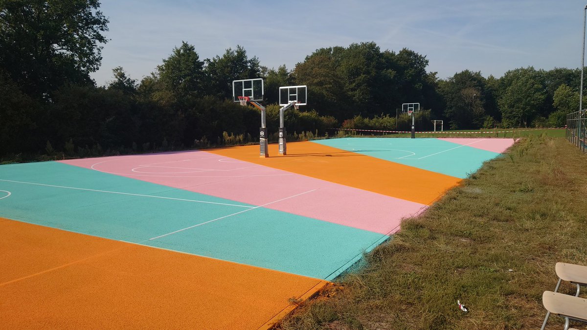 Onze buitenvelden zijn nu klaar voor gebruik 
Via #RabobankClubSupport willen we nu geld inzamelen voor 
basketballen en scoreborden voor deze velden. Heb je een Rabo rekening stem dan op ons  👇
tinyurl.com/3zcah9vh
<a href="/LandstedeBasket/">Landstede Hammers</a>
<a href="/BC_LandstedeBB/">Business & More</a>
<a href="/Hammers_buzz/">Hammers_buzz</a>  RT=fijn 🙂