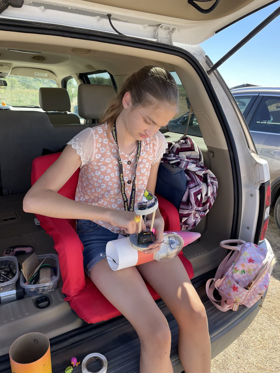 SteveMaier_'s tweet photo. Hey @LocPrecision, my daughter certified TMP Level 1 flying a modified T-LOC 4 at #Kloudbusters #AIRfest28! It flew on an Aerotech H135. Thanks for this great sport flyer design! 🚀 👍 https://t.co/nHbR2nXkLj https://t.co/BDiqtlMe86