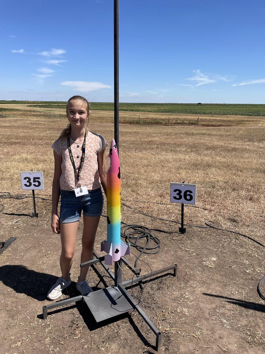 SteveMaier_'s tweet photo. Hey @LocPrecision, my daughter certified TMP Level 1 flying a modified T-LOC 4 at #Kloudbusters #AIRfest28! It flew on an Aerotech H135. Thanks for this great sport flyer design! 🚀 👍 https://t.co/nHbR2nXkLj https://t.co/BDiqtlMe86