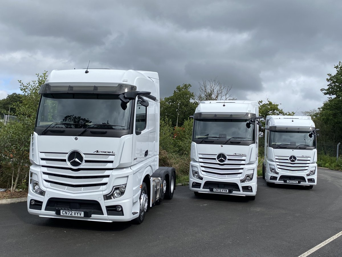 #SHUFFLEBOTTOM#NEW -ACTROS#EUROCOMMERCIALS- New Truck Day at Shufflebottom this afternoon on delivery of  3 x New Generation Actros L Units. Thank you once again for the business it’s a pleasure dealing with you 👍🤓