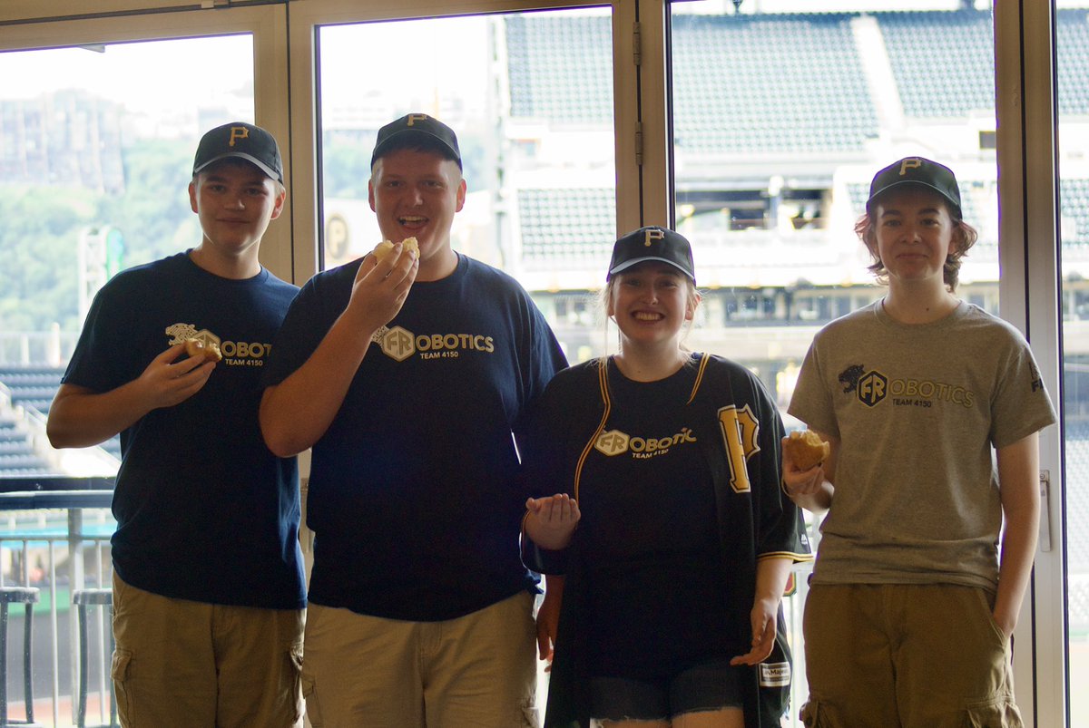 frobotics4150's tweet image. Let’s go Bots! We had an amazing day yesterday at PNC Park! ⚾️🤖@FRCTeams @FIRSTweets @FRSDPanthers @Pirates #omgrobots #morethanrobots