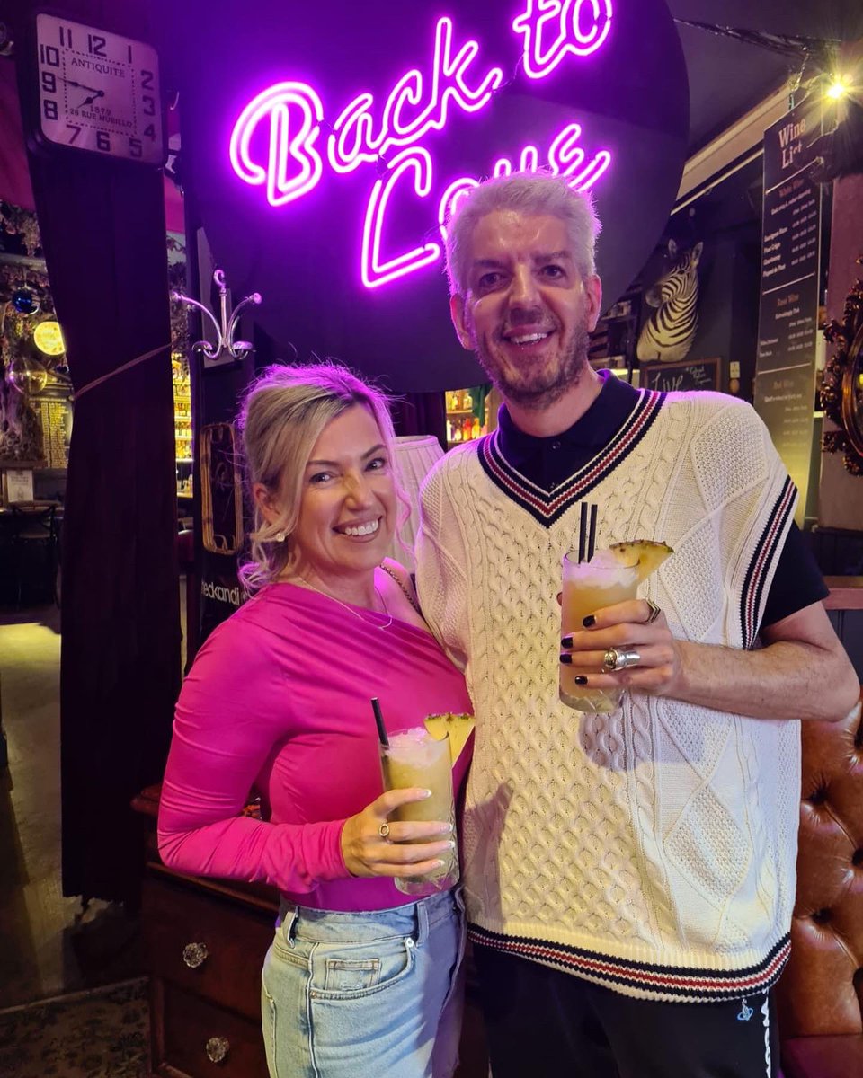 NilvedS's tweet photo. #HedKandi fun on a #Sunday nite πΆ
#colonelporters #newcastle #toon #selfietime π€³ https://t.co/I8bsYc1z5l