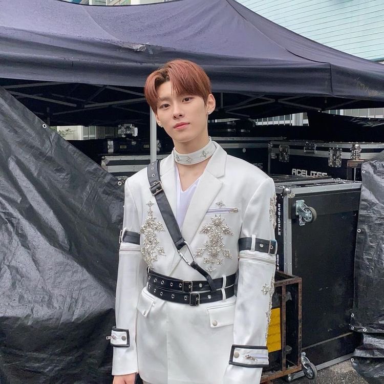 itsmeme1999's tweet photo. Would love to see Allen being ASC MC with Steven or TNX’s Kyungjun or maybe Jacob or Kevin from The Boyz or DANN from Kingdom or YangYang or Kelly https://t.co/o5nTxLoOY8 or p1harmony’s Keeho✨
#Cravity #Allen #Kingdom #TNX #THEBOYZ #Kevin #Jacon #KyungJun #DANN #크래비티 #앨런 https://t.co/dR0reVclkb