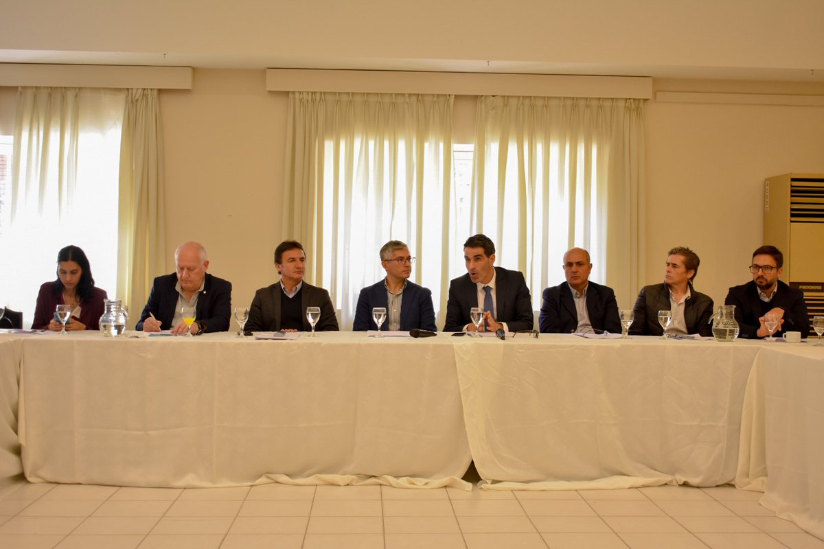 José María Canelada (@jota_canelada) on Twitter photo Con <a href="/RSanchezOK/">Roberto Sanchez</a> convocamos a referentes de JxC para trabajar, debatir y prepararnos en algo fundamental: evitar cualquier tipo de trampa, de compra de voluntades en las elecciones. Debemos ser los defensores de la voluntad popular. Con <a href="/RSanchezOK/">Roberto Sanchez</a> convocamos a referentes de JxC para trabajar, debatir y prepararnos en algo fundamental: evitar cualquier tipo de trampa, de compra de voluntades en las elecciones. Debemos ser los defensores de la voluntad popular.
