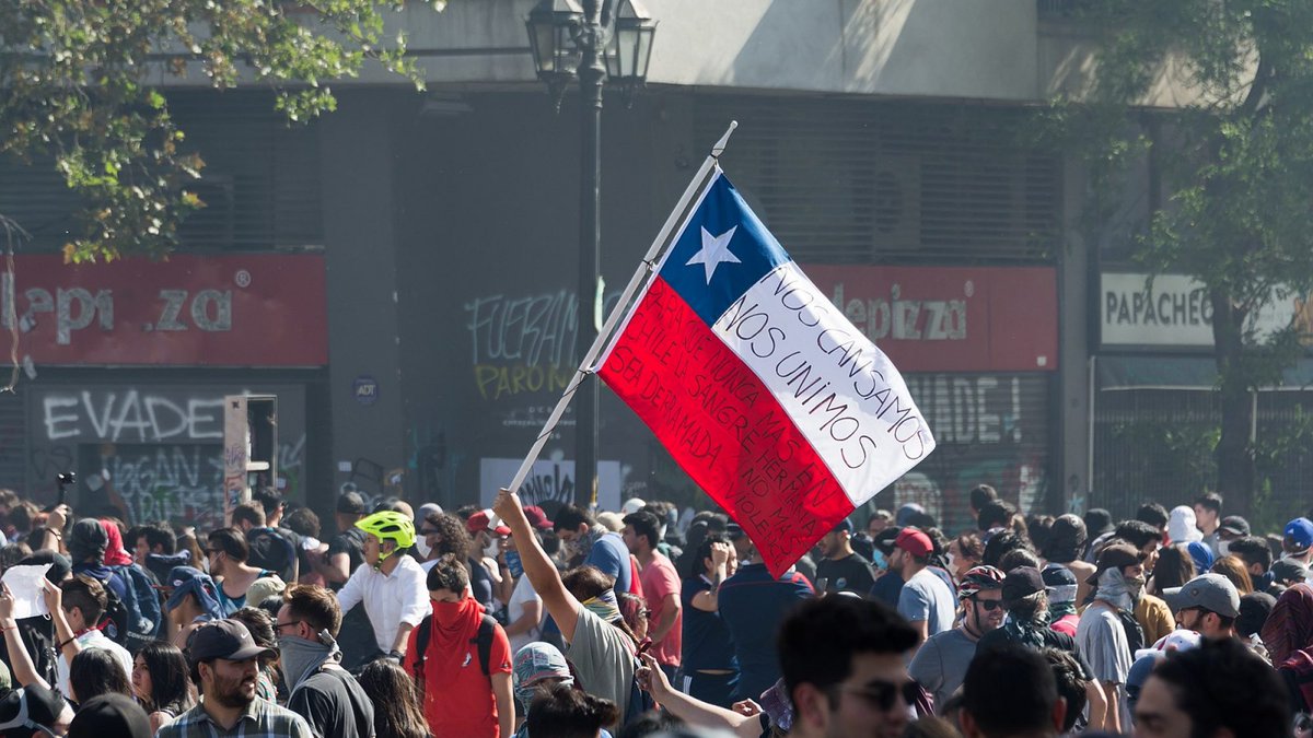 DCDIceland's tweet photo. The #Chile #Constitution #Referendum shows clearly what a great difference there can be between general support of progress and will for radical change. It is only too predictable that a 2/3 support for leftist candidates should translate into 1/3 support for their actual ideas. https://t.co/Hde61ZP67r