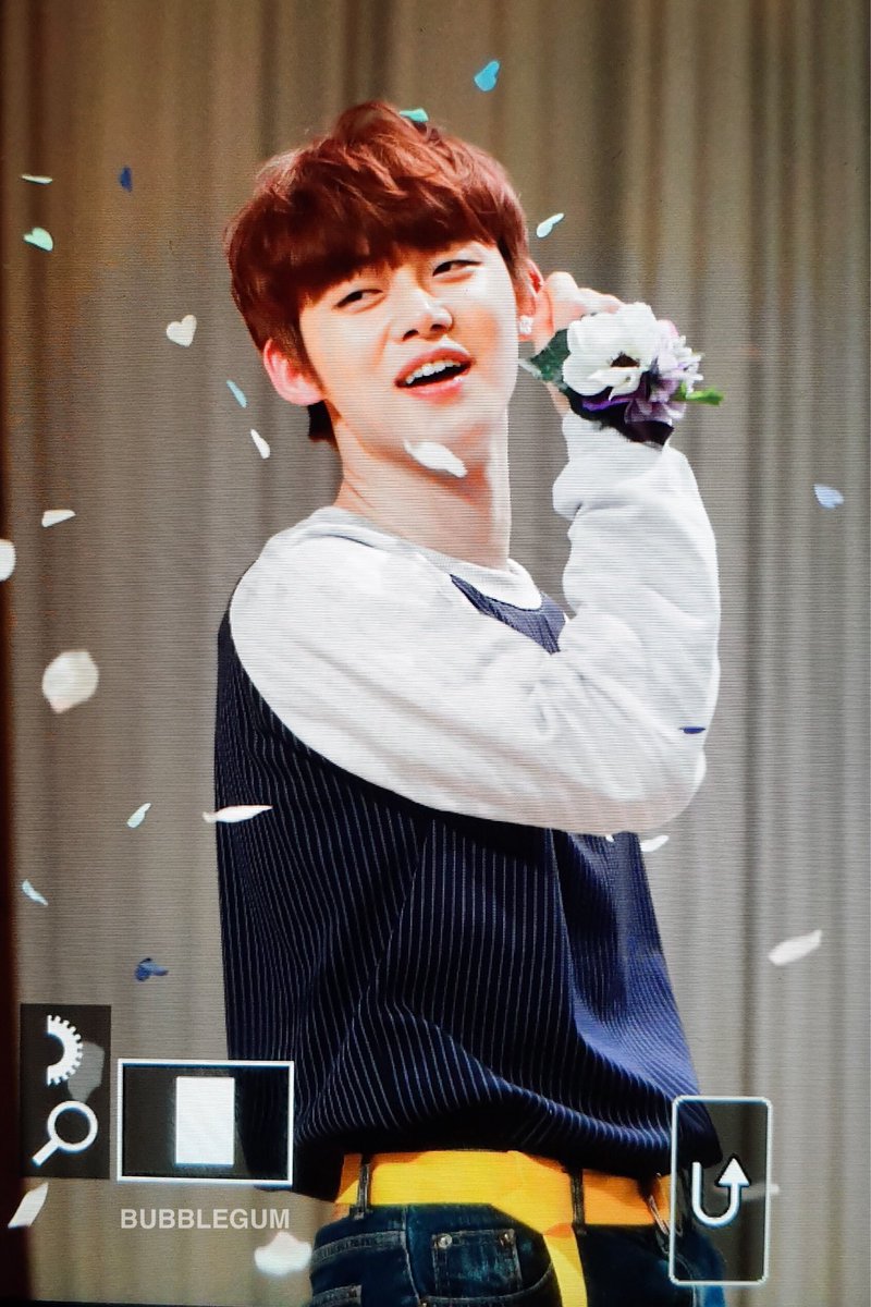 kooorong's tweet photo. 꽃가루 연준이

2019                                      2022 https://t.co/N1BogB8SmW