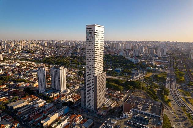 jornaldarecord's tweet photo. SP tem novo prédio mais alto, com 172 metros de altura; veja ranking dos arranha 

Platina 220 superou o Mirante do Vale. Empreendimento tem apartamento, salas comerciais, hotel e lojas no térreo https://t.co/KE5aGRu8gj #JornalDaRecord #JR24H https://t.co/ORSljksdbY