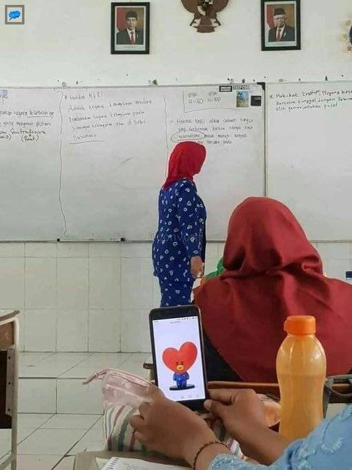 nocontextemak's tweet photo. Cosplay https://t.co/Su5dY04Pgz