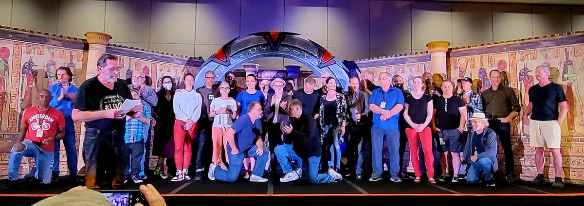 VarnerPhotos's tweet photo. Closing ceremony from yesterday, but I don't want it to end. Luckily, we have the bus tour today, but still...😭

Thank you, @GateconE for another wonderful experience. 

#gatecon #GateCon2022 #Stargate #WeWantStargate https://t.co/QqDLTquwlQ