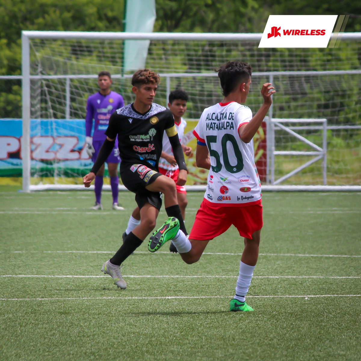 Diriangen_FC's tweet photo. 📸 Galería #JKWireless | Nuestra juvenil sumó tres puntos importantes en su visita a Matagalpa, los blanquinegros sufrieron dos expulsiones pero lograron sostener la ventaja conseguida por Jeremías Hurtado.
¡Gran triunfo equipo! 👊⚽️
#JuntosPorLaHistoria #VamosCaciques https://t.co/3PQjcUYJre