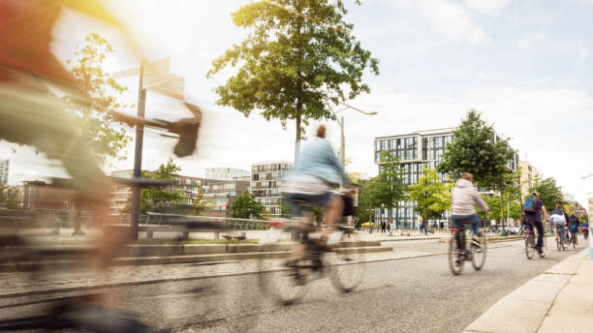 HuwMerriman's tweet photo. What can we do to get more people #walking &amp; #cycling?🏃‍♂️🚴‍♂️

On Wednesday, the @TransportCttee will be discussing all things #ActiveTravel🚵‍♀️ with @Chris_Boardman &amp; Danny Williams @citycyclists from @activetraveleng.

Watch live from 9.30am🕤👉 https://t.co/FFWhYM3Dei https://t.co/h2wn9IGdFR