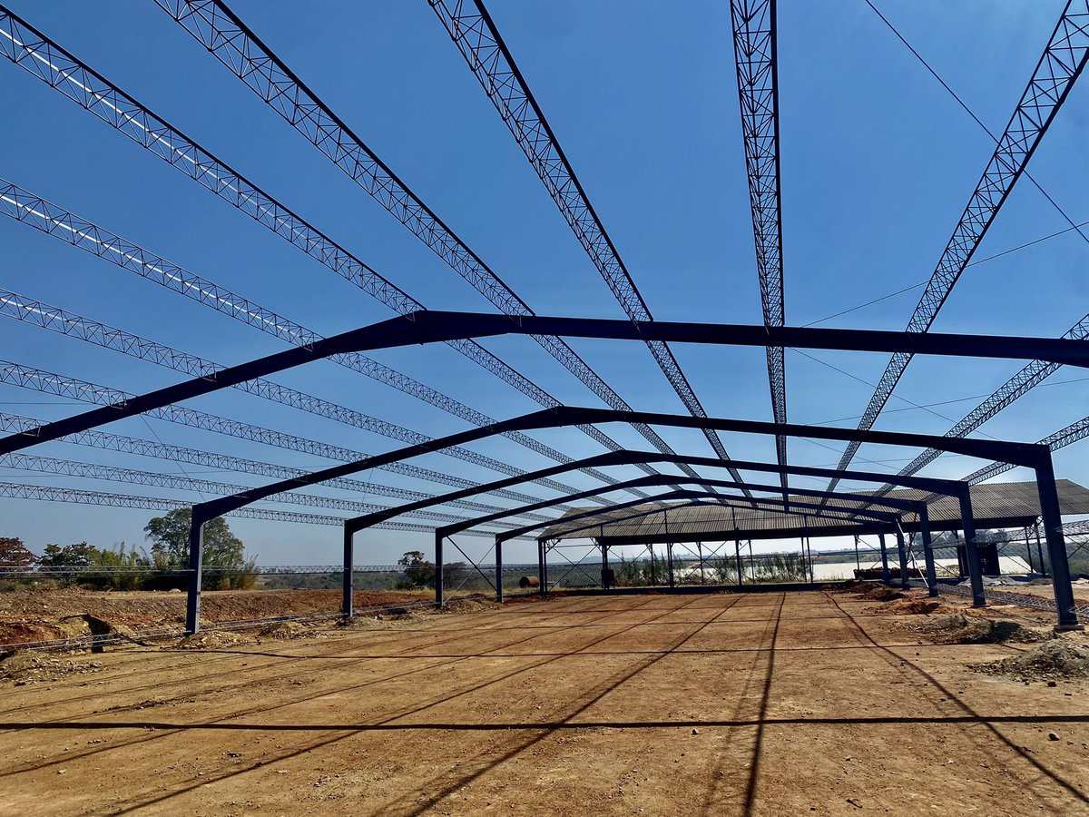 MwaleClarence's tweet photo. 📍 Mashonaland Central

Project: New packhouse coming soon

Crops: 150ha Avocado, 100ha Citrus

I will keep you posted… 

https://t.co/uWXxTRwVVy https://t.co/EJUkSUhhvJ