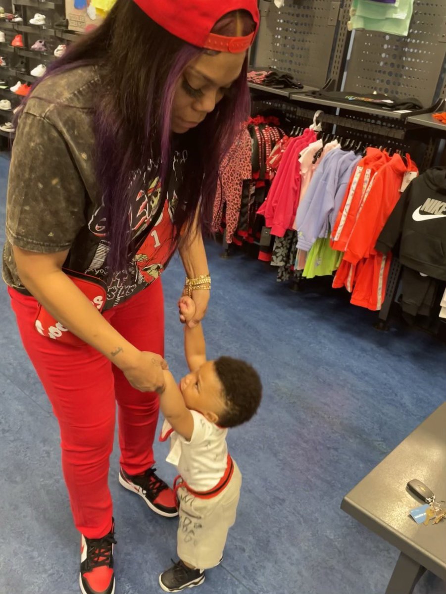 PoohRayne's tweet photo. Out of all the mistakes I’ve made in my life, my children definitely are not one of them…missing the oldest of my 3❤️💛💜💗 https://t.co/supIddRNGm