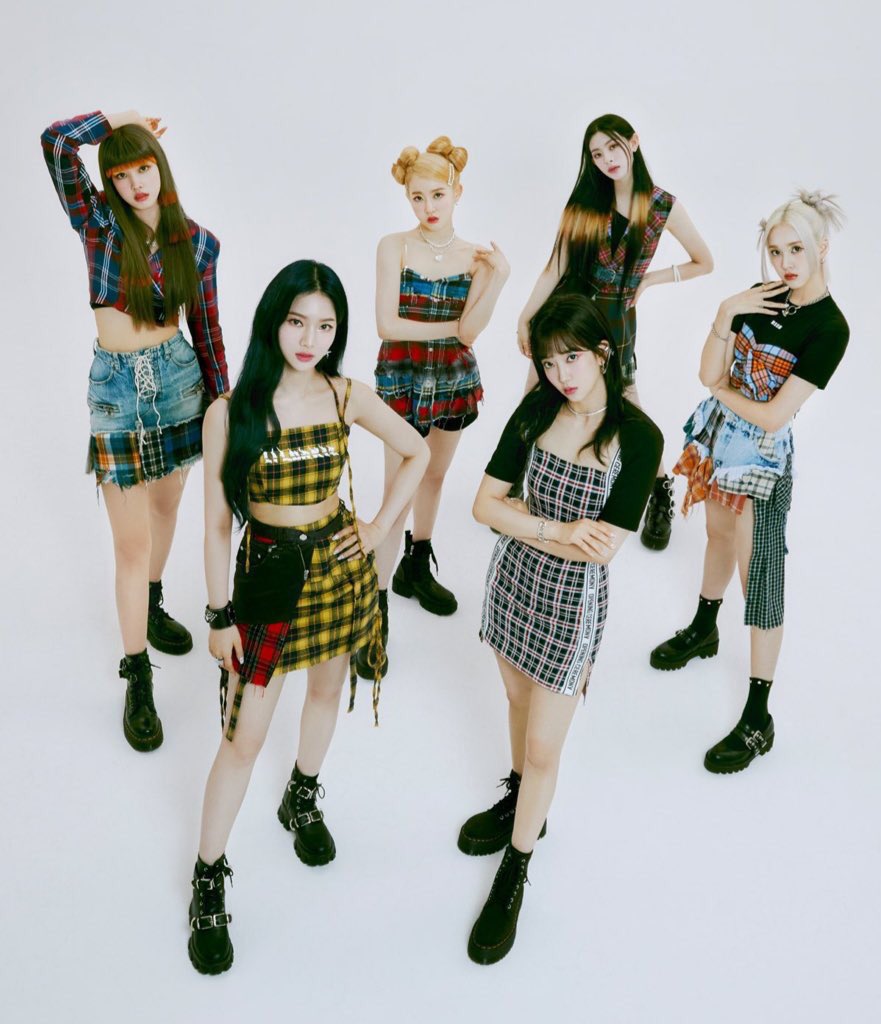 iconicstayc's tweet photo. ONE YEAR WITH STEREOTYPE!! 🤍
#OneYearwithSTEREOTYPE

#STAYC #스테이씨 @STAYC_official https://t.co/ZERHlju68M