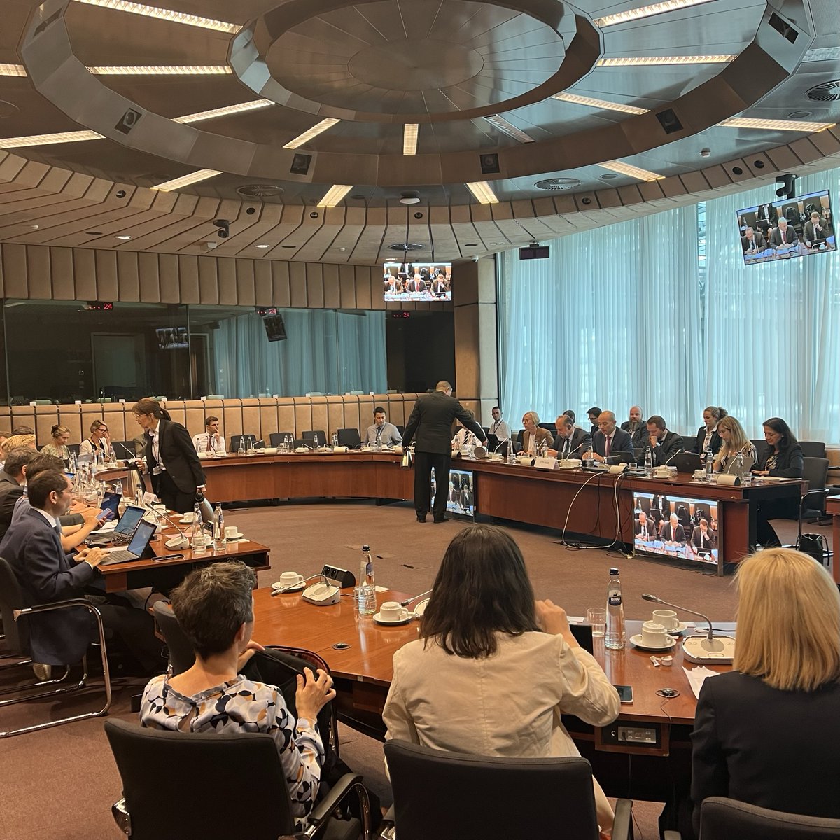 EU2022_CZ's tweet photo. #TRILOGUE | The first trilogue on the CO2 emission standards for cars and vans has just begun.

#FitFor55 #EU2022CZ https://t.co/gtd2ykvpyO