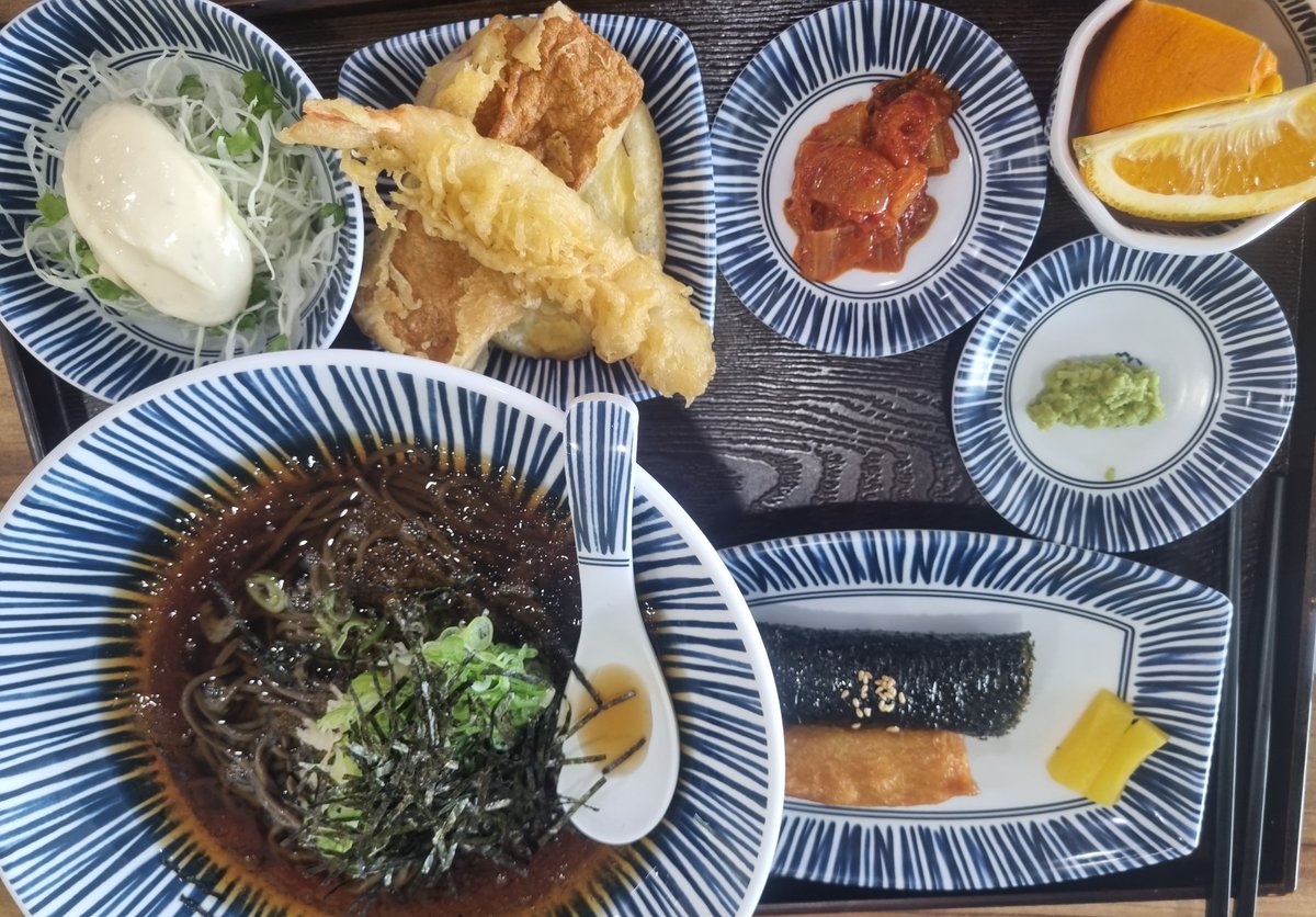 fjjiokdss's tweet photo. 부산 기장 부엌우동

달달한 국에 청경채 조합이 특이했다. 3900원만 더 주고 정식을 먹으면 든든한 한 끼 챙길 수 있다. 정식 추천! 맛있어서 또 가고 싶은 맛이다. 여름 한정 냉모밀도 맛있으니 추천 https://t.co/NUiGn6FzdR