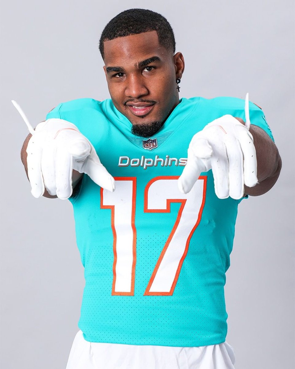 PFF_Fantasy's tweet photo. Jaylen Waddle is set for a monster year 🐧

(📸 @NFL) https://t.co/UD665rbUFc