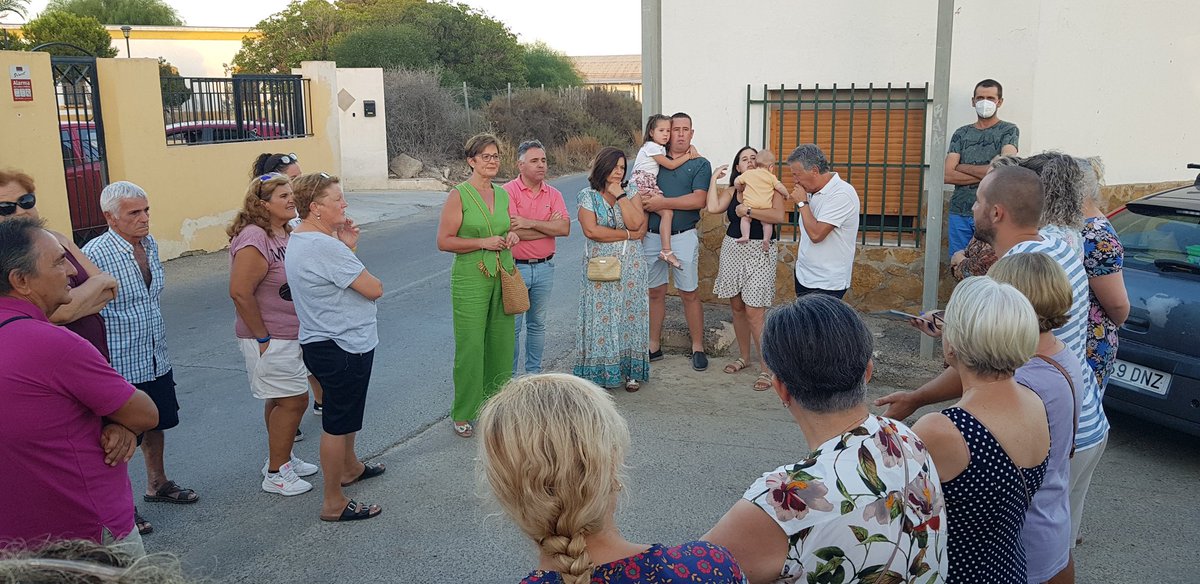 AdrianaVTamayo's tweet photo. Lamento la falta de sensibilidad de la nueva alcaldesa y del equipo de gobierno del Partido Popular con los vecinos y vecinas de Paraje Guillén, Córdoba y Cintas, y con los del entorno del parque de Carrefour. 

Nos tienen a su lado y juntos vamos a defender sus intereses. https://t.co/KmOocQ2mNg