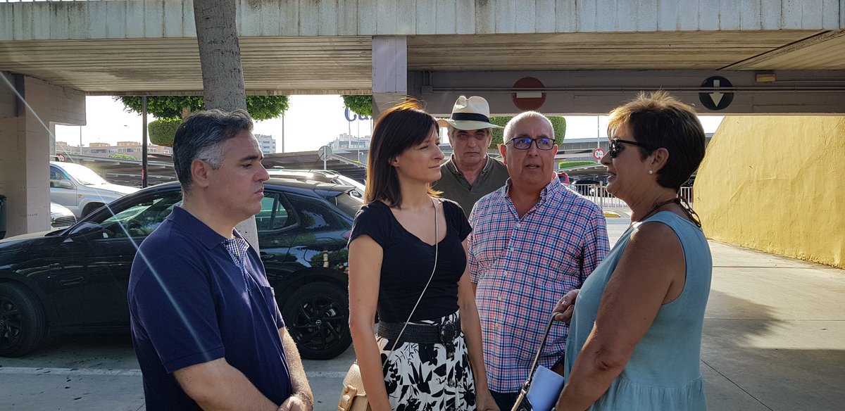 AdrianaVTamayo's tweet photo. Lamento la falta de sensibilidad de la nueva alcaldesa y del equipo de gobierno del Partido Popular con los vecinos y vecinas de Paraje Guillén, Córdoba y Cintas, y con los del entorno del parque de Carrefour. 

Nos tienen a su lado y juntos vamos a defender sus intereses. https://t.co/KmOocQ2mNg