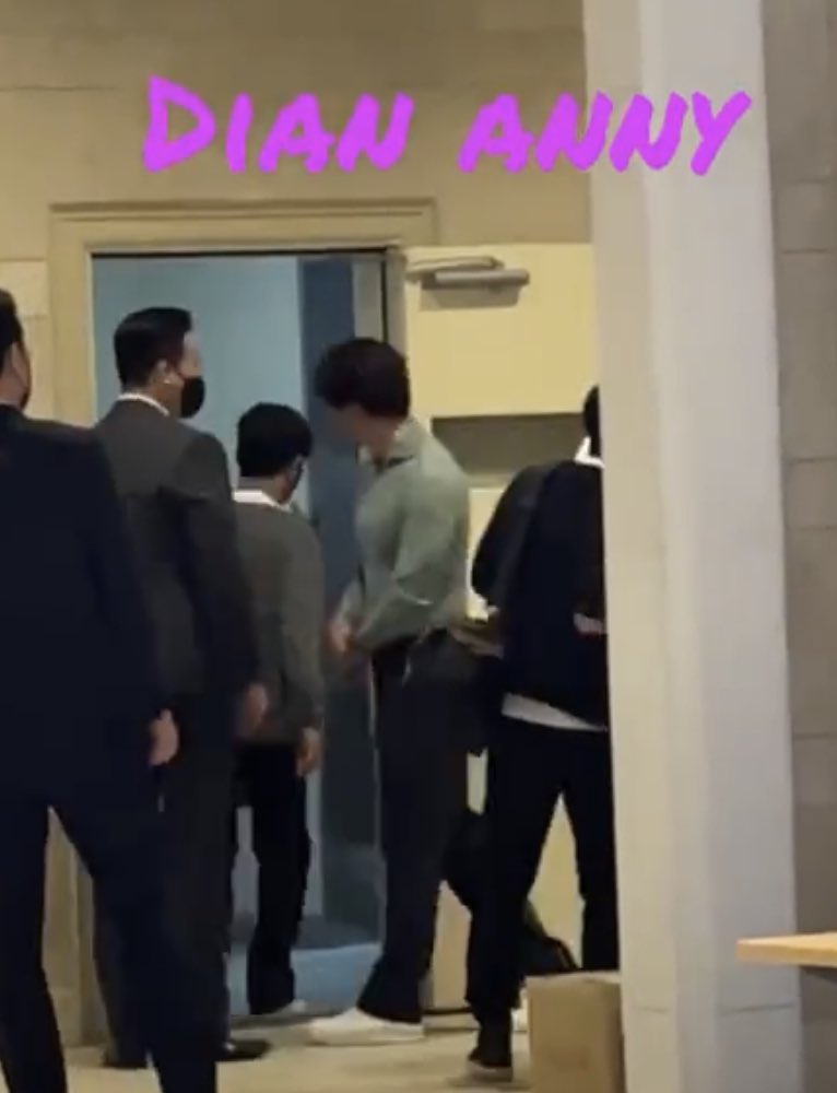 bea 💌 on Twitter "no wonder he didnt want to remove that jacket