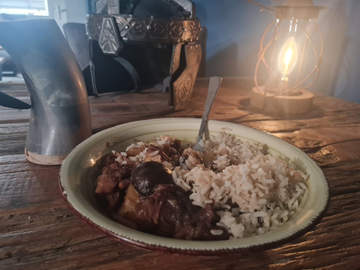 Me after watching 2 episodes of #RingsOfPower