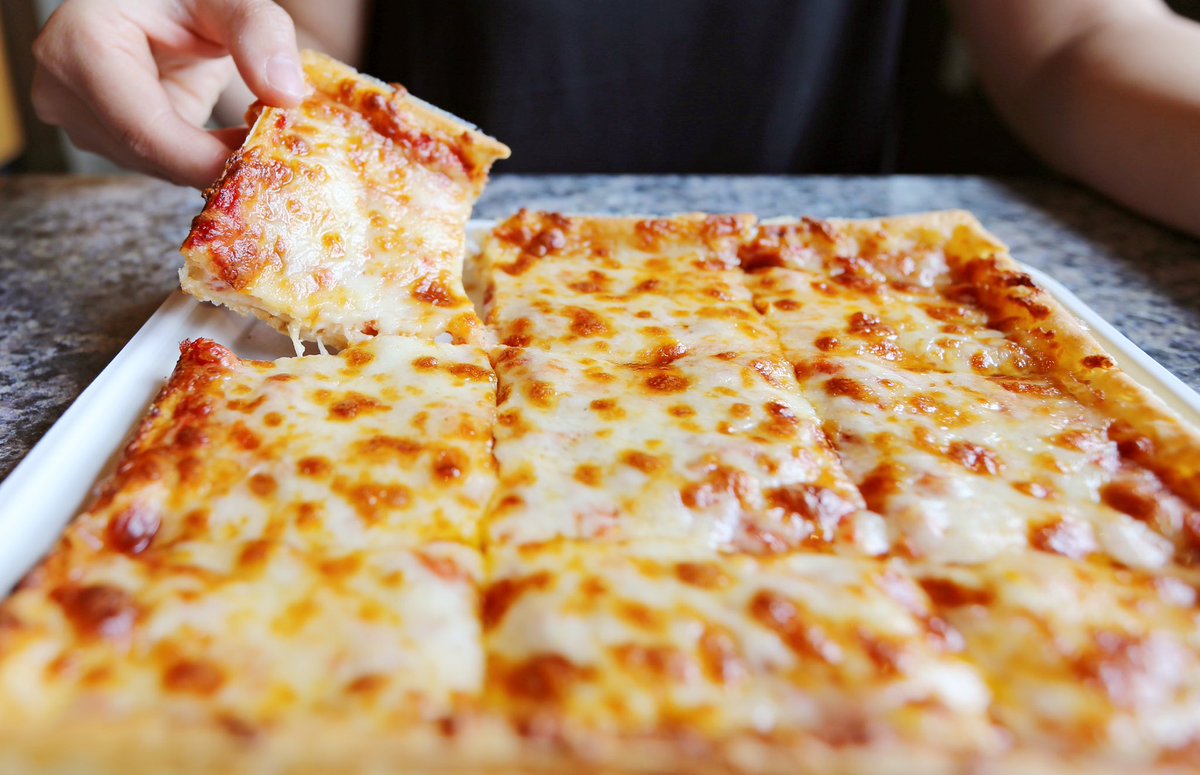 LedoPizza's tweet photo. #NationalCheesePizzaDay GIVEAWAY

RETWEET to enter to win a
$50 #LEDOPIZZA GIFT CARD!
(1 winner picked at 9pm 9/5/22)

✨MY LEDO REWARDS Exclusive Offer! Check Your Rewards account for a FREE 8" Cheese Pizza with any $10 purchase Reward.
Valid 9/5/22 Only

https://t.co/kejs7IxzZB https://t.co/qgAlPLi2ik