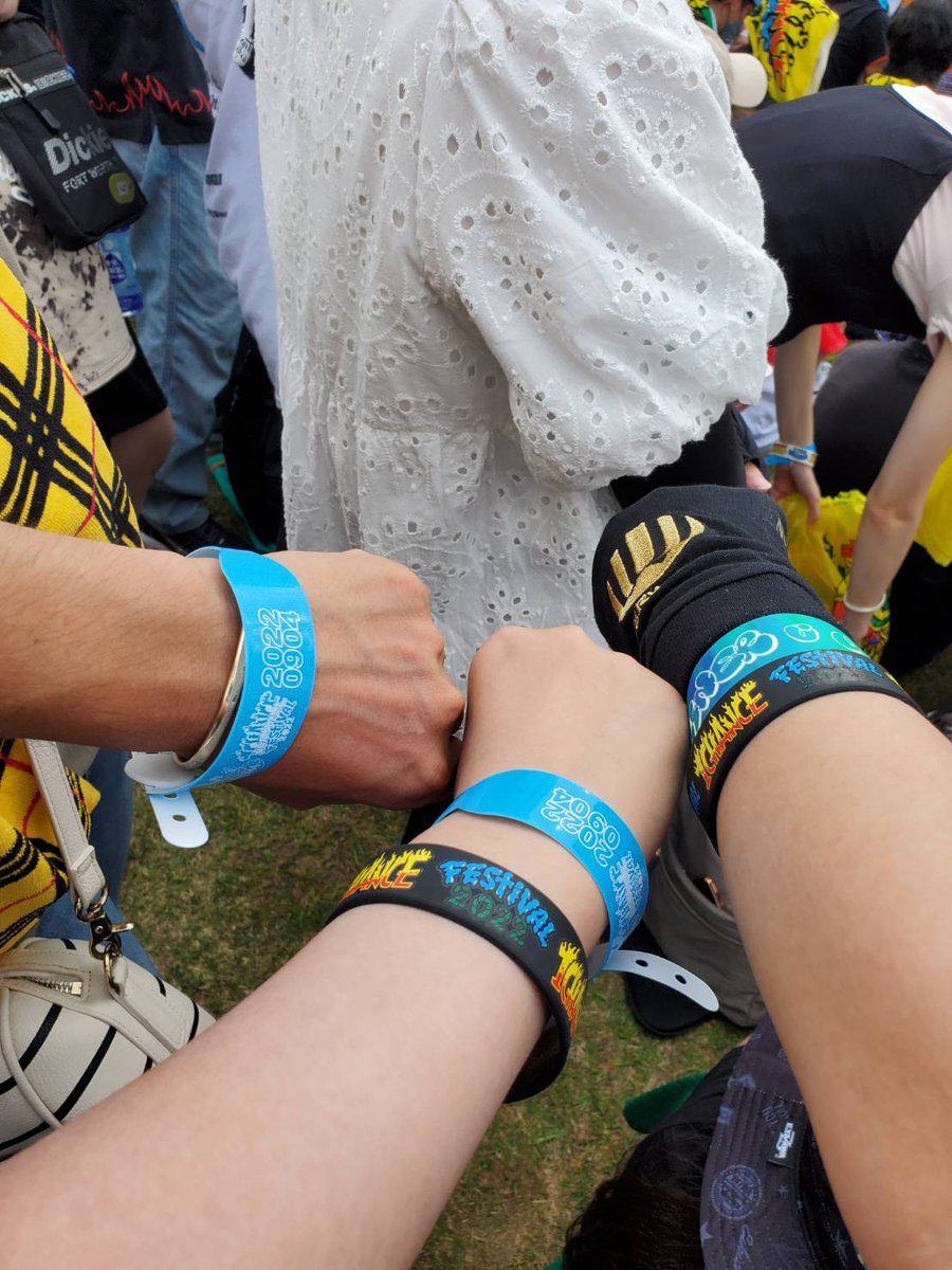 Ayacrew2's tweet photo. #ワンチャンフェス #UVERworld https://t.co/v8sFHeDCrP