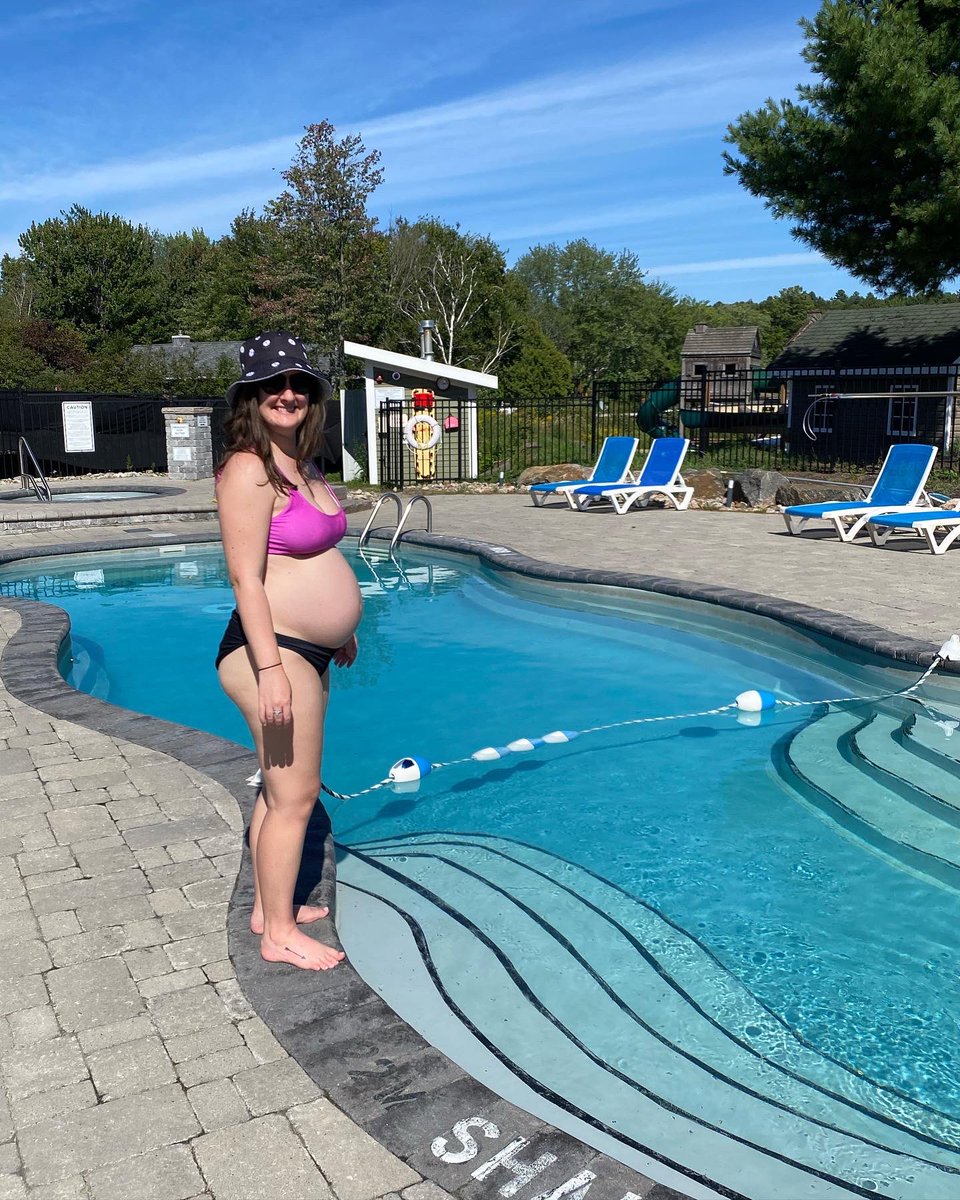 losprattt's tweet photo. Pregnant girl summer 🍕 https://t.co/t1rEgbJd9P