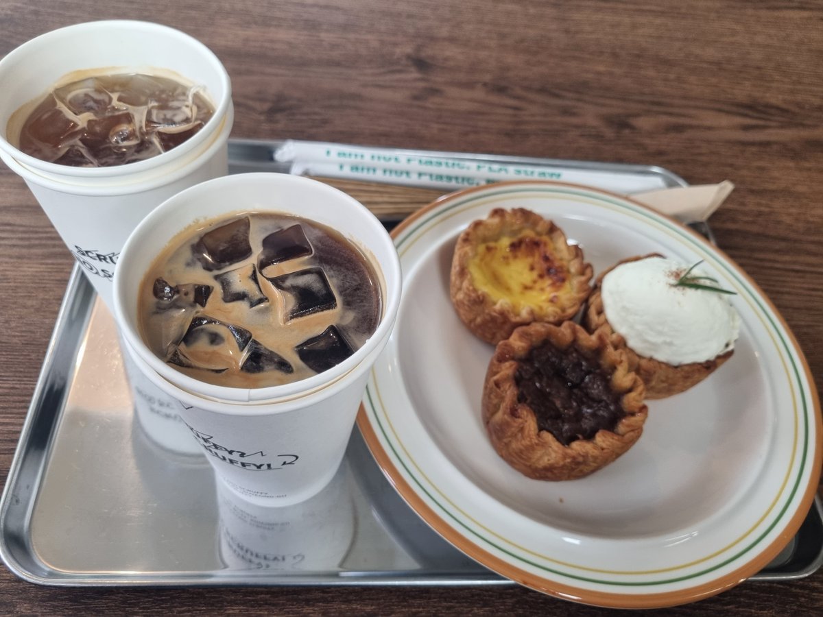 fjjiokdss's tweet photo. 부산 광안리 스크러피

타르트맛집으로 유명한데, 아 난 타르트랑 안 맞는 것을 느꼈다.... 펌킨은 물컹물컹한 식감이 에그보다 더했다. 타르트 좋아하는 사람은 아마 나와 다르게 느끼지 않을까? 또 인스타 감성을 좋아한다면 여기가 최고 https://t.co/lwGhrZnGiD