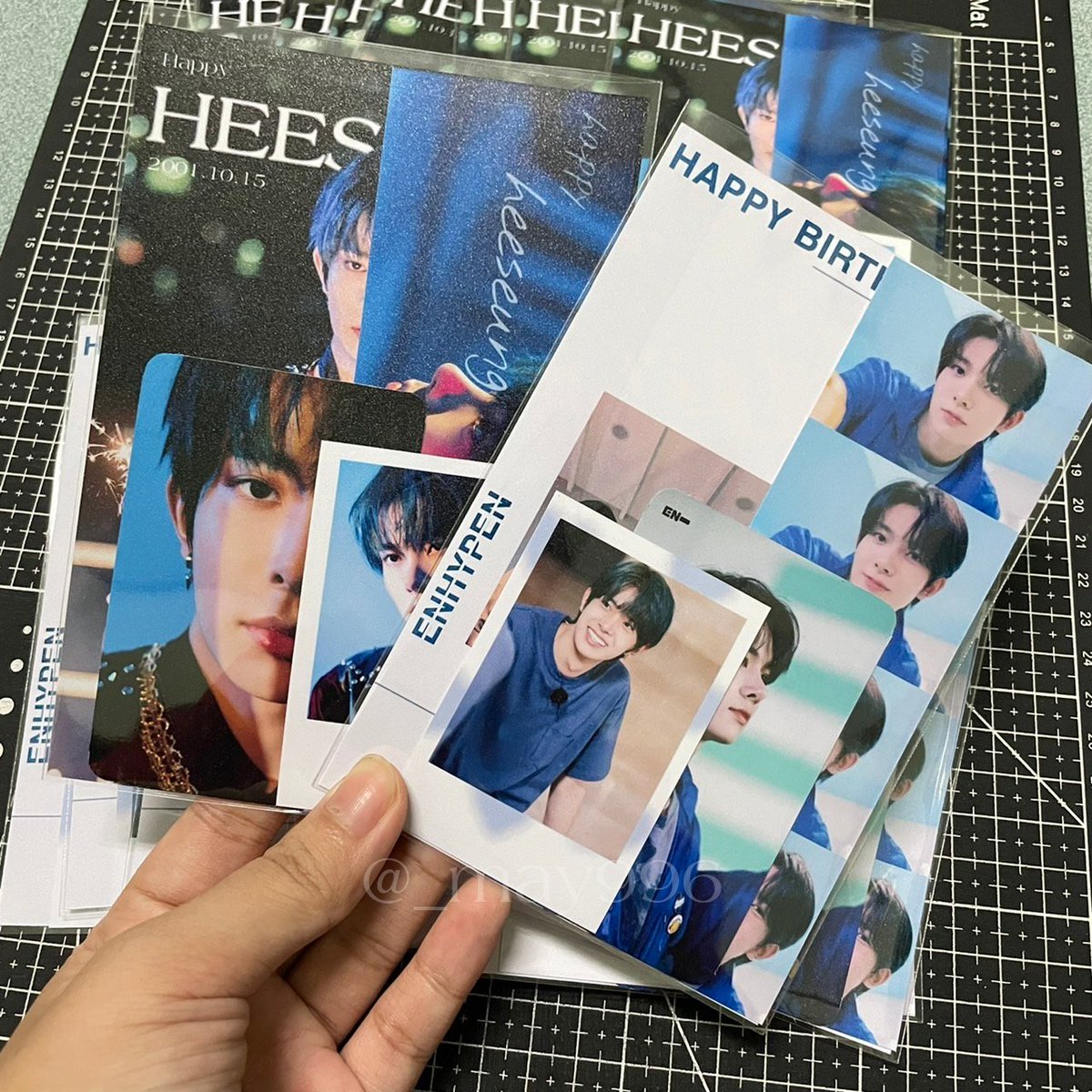 _MHS9X's tweet photo. ♡Giveaway Happyheeseungday ✿
เตรียมพร้อมแล้วไว้เจอกันที่เฟ่พี่ฮีซึงนะ🤍
ไห��ใครรีบไม่มี55555 @SNTWCC1
@_dh995 @ParkMay0105 @ploy1272  #HappyHeeseungday
#heeseungday #HEESEUNG 
#HappyBirthdayHeeseung
#ตลาดนัดเอนไฮเพน #ตลาดนัดENHYEPN https://t.co/6MZMzx0gY2