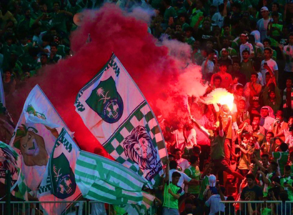 FAHAD_ALAZDI's tweet photo. النصر v الوحدة 19,312 مشجع

 الهلال v الفيحاء 11,215 مشجع

مجموع المباراتين= 30,527 مشجع

الأهلي v الخلود أكثر من 37 ألف تذكرة نفذت 

الهلال و النصر في دوري روشن 
و
#الأهلي في دوري يلو 

الأهلي صاحب الشعبية الأكبر 
الأهلي ليس من الكبار 
الأهلي كبير الكبار 💚🤍👑 

#الأهلي_الخلود https://t.co/I2NayKfzHC
