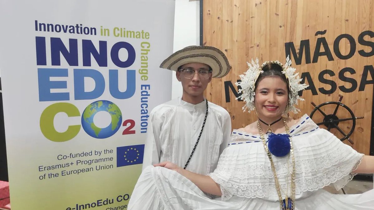 TReporta's tweet photo. Los estudiantes Luzdemis Lezcano y Demzel Caballero, ganadores del primer certamen de cortometraje del Proyecto Climántica, deleitaron al público del Campus Universitario de Aveiro, en Portugal, con el baile El Punto y nuestro vestido típico. @MeducaPma #TReporta https://t.co/2Xv4QcAQRQ