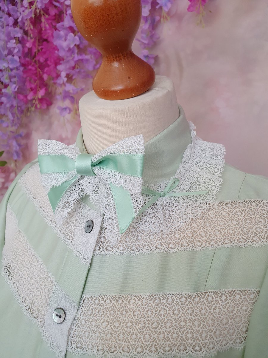 AndreaAmiet's tweet photo. Just to take a break from Zhongli I made a blouse today 😄 https://t.co/6HhOW3w3Z8