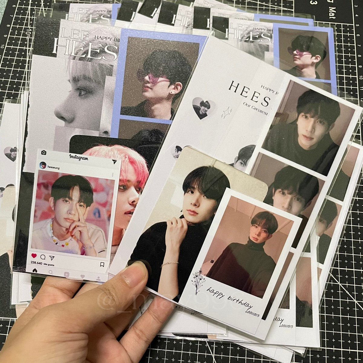 _MHS9X's tweet photo. ♡Giveaway Happyheeseungday ✿
เตรียมพร้อมแล้วไว้เจอกันที่เฟ่พี่ฮีซึงนะ🤍
ไห��ใครรีบไม่มี55555 @SNTWCC1
@_dh995 @ParkMay0105 @ploy1272  #HappyHeeseungday
#heeseungday #HEESEUNG 
#HappyBirthdayHeeseung
#ตลาดนัดเอนไฮเพน #ตลาดนัดENHYEPN https://t.co/6MZMzx0gY2