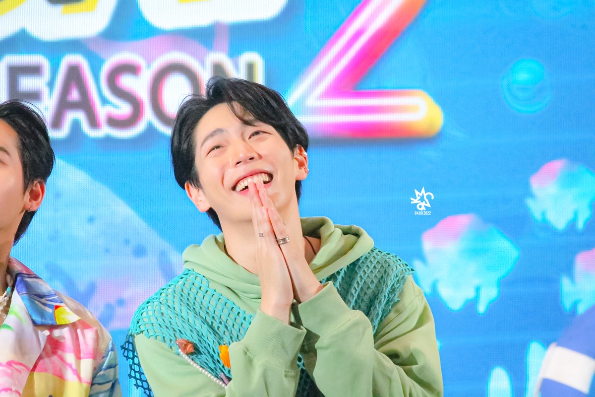 p_praew42's tweet photo. เจอยิ้มหวานขนาดนี้ คนข้างบนยังอยู่ดีมั้ยคะ ㅠㅡㅠ

@uppoompat #uppoompat
#FunDomFanDay2xKaoUp https://t.co/Dy9257AhPB