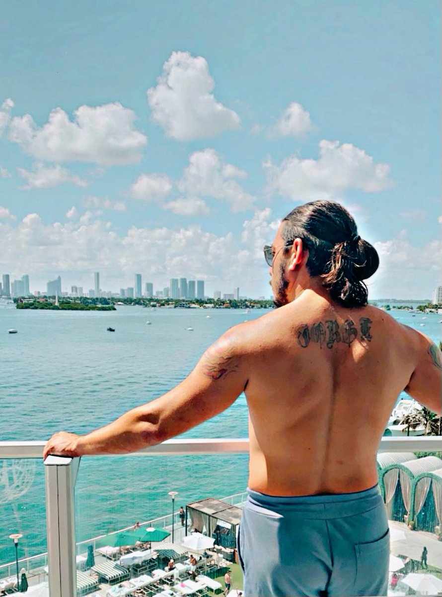 Realricodlv's tweet photo. I'm always struggling between eating a snack or being one.

Happy Labor Day. It’s work to be #RicoDLV so I technically have no days off.. see you at the beach…. #HastaLuego

#YAKATA #RICOnstruction https://t.co/f0frGyMcoc